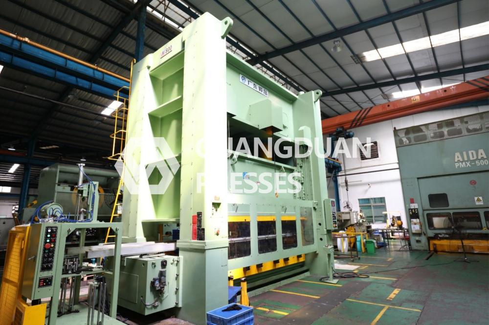 High-speed blanking press